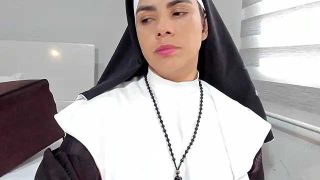 ClaraMariaMon online show from April 23, 2:52 pm