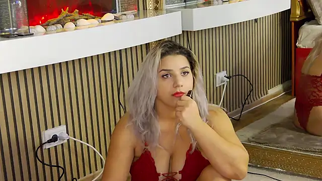 Snapshot of SweetMissXXX chatting on November 19, 7:41 am SweetMissXXX online show from November 19, 7:41 am