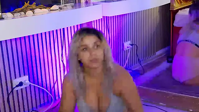 Snapshot of SweetMissXXX chatting on November 23, 10:26 am SweetMissXXX online show from November 23, 10:26 am