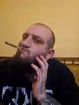 Snapshot of TattooedDick92 chatting on January 4, 1:53 pm TattooedDick92 online show from January 4, 1:53 pm