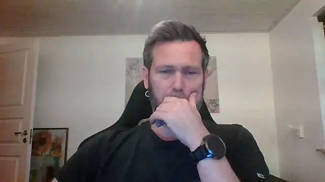 Snapshot of Gotta1 chatting on October 27, 4:11 pm Gotta1 online show from October 27, 4:11 pm