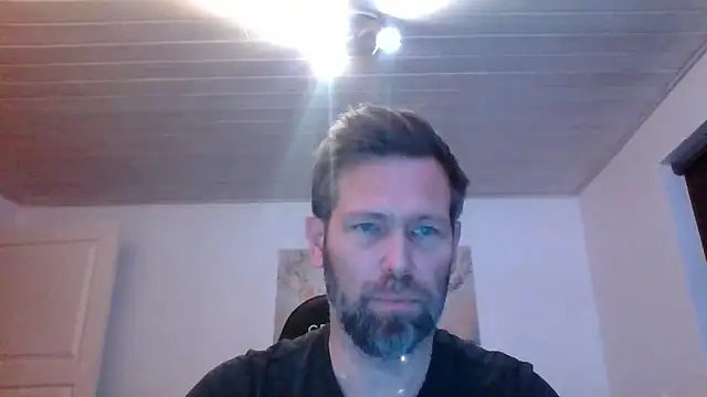 Snapshot of Gotta1 chatting on November 21, 5:00 pm Gotta1 online show from November 21, 5:00 pm