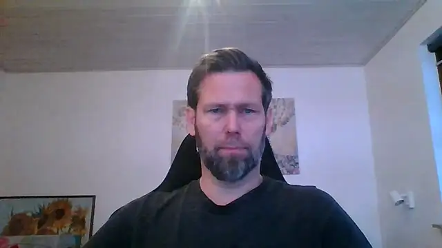 Snapshot of Gotta1 chatting on November 24, 2:50 pm Gotta1 online show from November 24, 2:50 pm