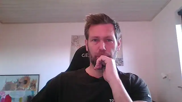 Snapshot of Gotta1 chatting on November 26, 2:07 pm Gotta1 online show from November 26, 2:07 pm