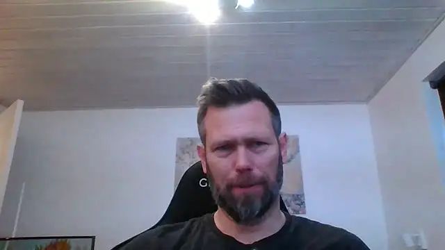 Snapshot of Gotta1 chatting on December 1, 2:00 pm Gotta1 online show from December 1, 2:00 pm