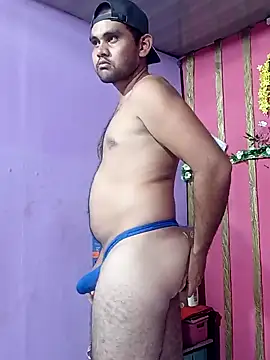 Snapshot of travieso2893 chatting on December 26, 11:24 pm travieso2893 online show from December 26, 11:24 pm