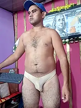 Snapshot of travieso2893 chatting on January 20, 1:18 am travieso2893 online show from January 20, 1:18 am