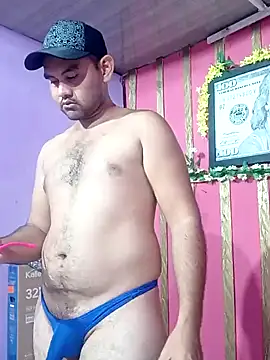 Snapshot of travieso2893 chatting on January 24, 1:36 pm travieso2893 online show from January 24, 1:36 pm