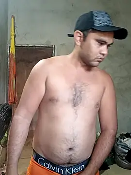 Snapshot of travieso2893 chatting on February 17, 11:34 am travieso2893 online show from February 17, 11:34 am