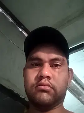 Snapshot of travieso2893 chatting on February 22, 11:13 am travieso2893 online show from February 22, 11:13 am