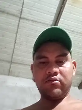 Snapshot of travieso2893 chatting on March 14, 5:05 am travieso2893 online show from March 14, 5:05 am