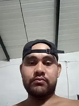 Snapshot of travieso2893 chatting on September 24, 3:43 am travieso2893 online show from September 24, 3:43 am