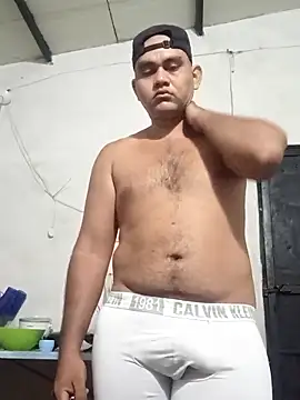 Snapshot of travieso2893 chatting on September 28, 7:14 am travieso2893 online show from September 28, 7:14 am