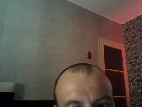 Snapshot of Nikolaiyy chatting on May 1, 1:43 am Nikolaiyy online show from May 1, 1:43 am