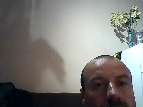 Snapshot of Nikolaiyy chatting on May 8, 1:11 am Nikolaiyy online show from May 8, 1:11 am