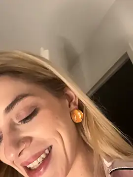 Lolitaxlola online show from February 17, 1:57 am