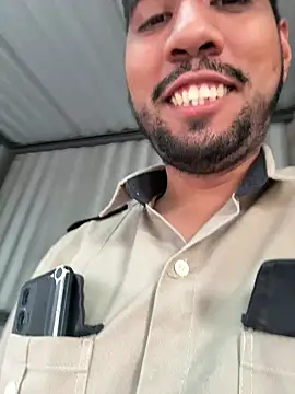 Snapshot of EnriquePersian197 chatting on January 6, 2:03 pm EnriquePersian197 online show from January 6, 2:03 pm