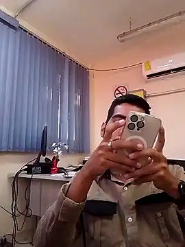 Snapshot of EnriquePersian197 chatting on January 9, 4:06 pm EnriquePersian197 online show from January 9, 4:06 pm