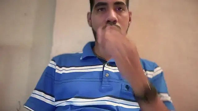 Snapshot of EnriquePersian197 chatting on January 26, 4:09 pm EnriquePersian197 online show from January 26, 4:09 pm