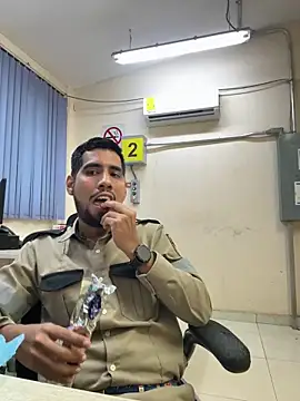 Snapshot of EnriquePersian197 chatting on February 5, 1:37 am EnriquePersian197 online show from February 5, 1:37 am