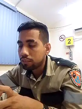 Snapshot of EnriquePersian197 chatting on February 15, 1:10 am EnriquePersian197 online show from February 15, 1:10 am