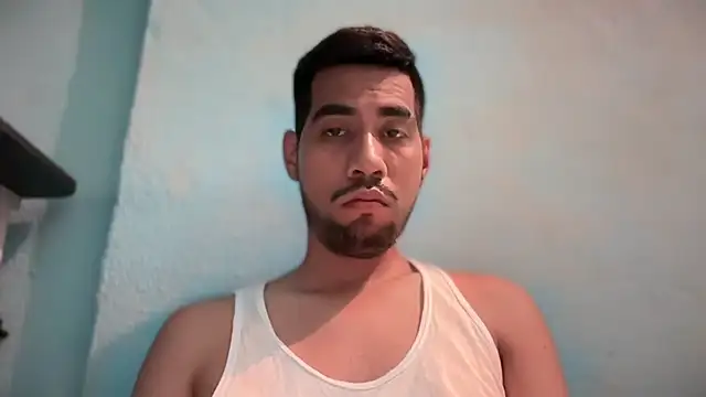 Snapshot of EnriquePersian197 chatting on February 22, 8:20 pm EnriquePersian197 online show from February 22, 8:20 pm