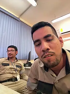 Snapshot of EnriquePersian197 chatting on March 10, 10:13 pm EnriquePersian197 online show from March 10, 10:13 pm