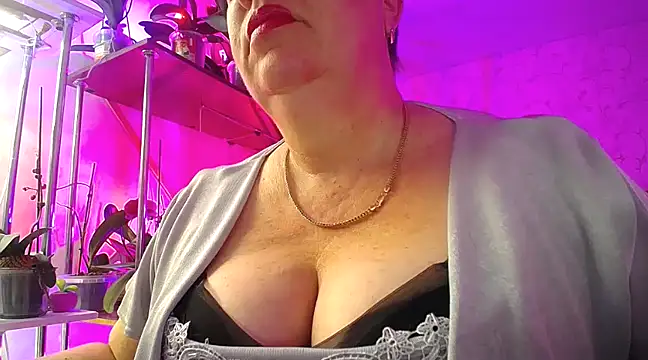  Sweet Woman online show from January 26, 9:40 am