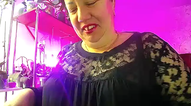  Sweet Woman online show from February 15, 5:30 am