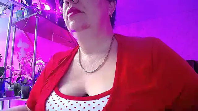  Sweet Woman online show from March 12, 4:30 am