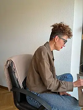 lavaldez online show from April 9, 11:04 am