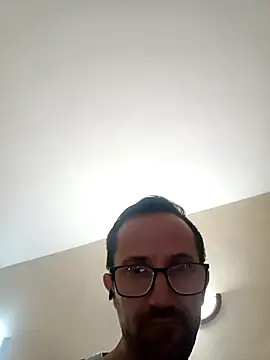 Snapshot of Porco81cazzo chatting on November 13, 11:36 pm Porco81cazzo online show from November 13, 11:36 pm