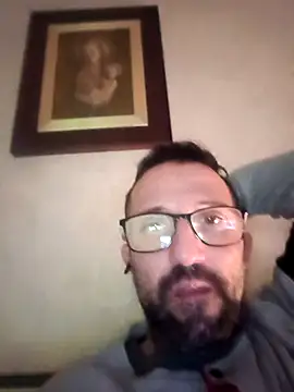 Snapshot of Porco81cazzo chatting on November 30, 10:52 am Porco81cazzo online show from November 30, 10:52 am