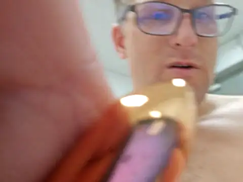 Snapshot of mneuert@xh chatting on February 25, 6:50 pm mneuertxh online show from February 25, 6:50 pm