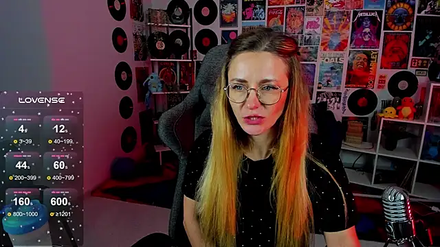 Snapshot of LadyIzabel chatting on December 13, 5:38 am LadyIzabel online show from December 13, 5:38 am