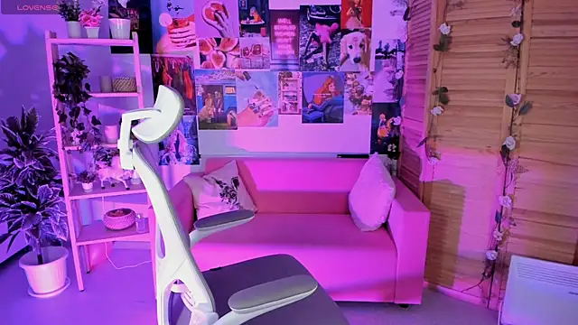 Snapshot of LadyIzabel chatting on January 17, 8:24 am LadyIzabel online show from January 17, 8:24 am