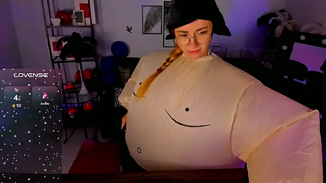 Snapshot of LadyIzabel chatting on January 25, 5:40 am LadyIzabel online show from January 25, 5:40 am