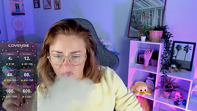 Snapshot of LadyIzabel chatting on March 8, 2:34 am LadyIzabel online show from March 8, 2:34 am