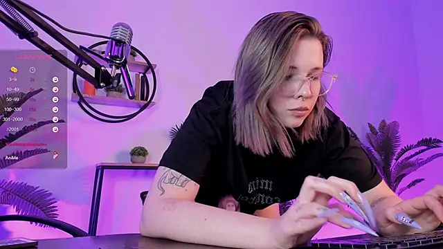 Snapshot of AliceSunday chatting on January 16, 10:12 pm AliceSunday online show from January 16, 10:12 pm