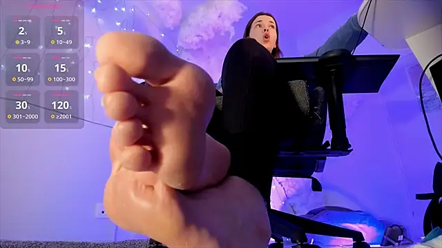 Snapshot of AliceSunday chatting on February 8, 11:12 am AliceSunday online show from February 8, 11:12 am