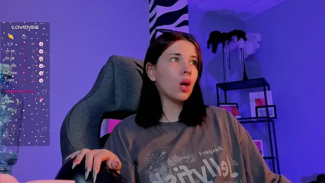 Snapshot of AliceSunday chatting on September 20, 11:00 am AliceSunday online show from September 20, 11:00 am