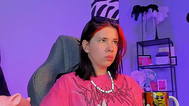 Snapshot of AliceSunday chatting on September 25, 5:00 am AliceSunday online show from September 25, 5:00 am