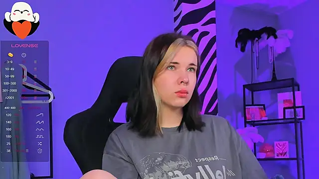 Snapshot of AliceSunday chatting on October 23, 2:00 am AliceSunday online show from October 23, 2:00 am