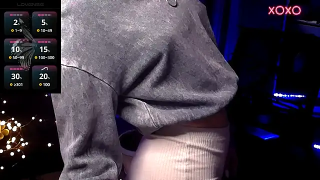 Snapshot of Laura_Bess chatting on December 20, 12:19 am Laura Bess online show from December 20, 12:19 am