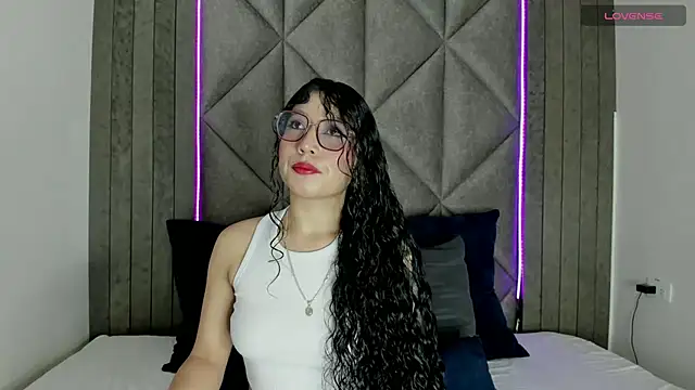 BriaConner  online show from March 1, 2:48 am