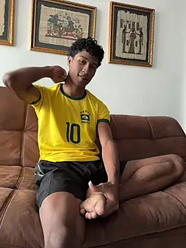 Snapshot of Masterikee chatting on December 19, 12:23 pm Masterikee online show from December 19, 12:23 pm