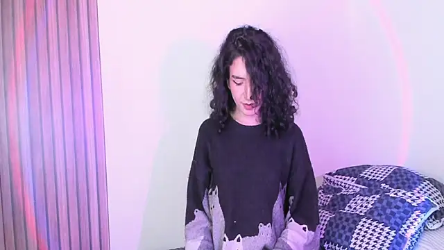 Snapshot of Angellike_doll chatting on May 9, 11:37 am Angellike doll online show from May 9, 11:37 am