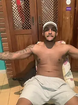 Snapshot of Pinocchiu chatting on December 17, 12:49 am Pinocchiu online show from December 17, 12:49 am