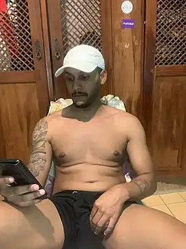 Snapshot of Pinocchiu chatting on December 18, 3:45 am Pinocchiu online show from December 18, 3:45 am