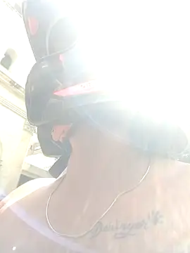 Snapshot of naughty-girl01 chatting on January 10, 4:51 pm naughty-girl01 online show from January 10, 4:51 pm